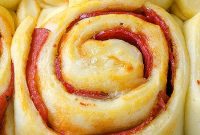 Homemade Pepperoni Pizza Rolls: Crispy, Cheesy Snack Recipe