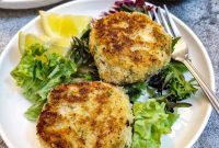 Crispy Salmon Fish Cakes with Lemon-Dill Sauce