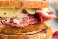 Classic Reuben Sandwich Recipe: Crispy Corned Beef & Melted Swiss