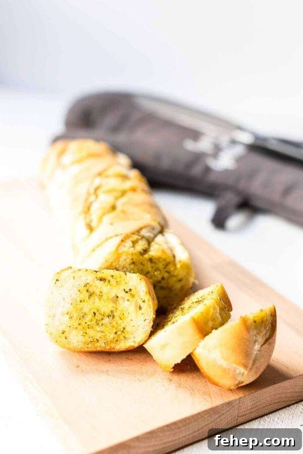 Crispy Garlic Bread Recipe for Homemade Flavor 7 Quick and easy garlic bread that you can serve as a side dish or as a starter. Made with soft French baguette and pesto.