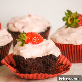 Chocolate Cupcakes with Strawberry Cream Cheese Frosting 6 Soft, dark chocolate cupcakes topped with strawberry compote and cream cheese frosting