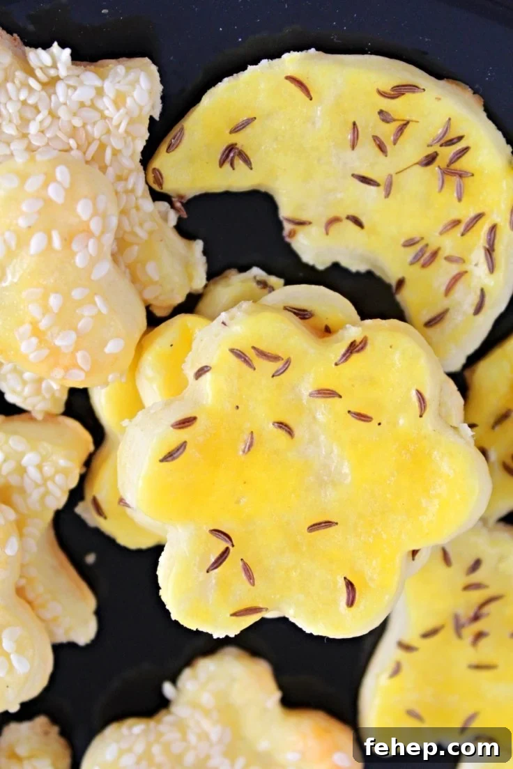 Flavored saltine crackers